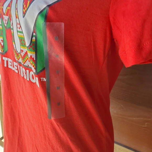 NWT MTV Music Television Holiday T-Shirt Size Adult Medium - Picture 4 of 9